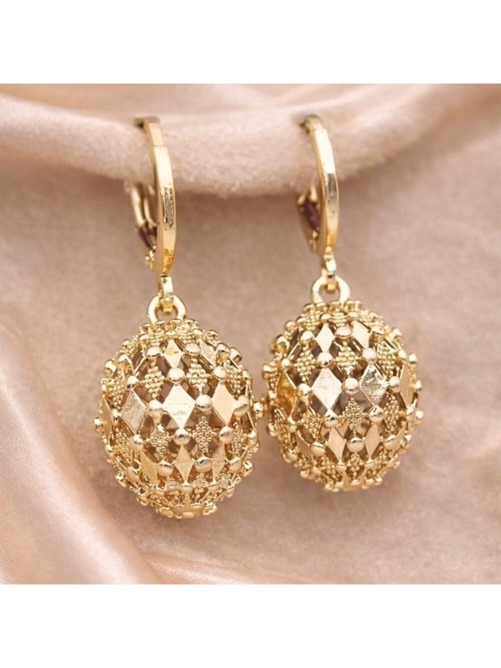 Vintage Gold Filigree Earrings – Timeless Elegant Statement